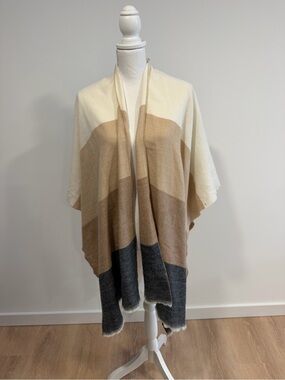 Old Navy Neutral Colorblock Knit Throw in Cream, Tan & Gray